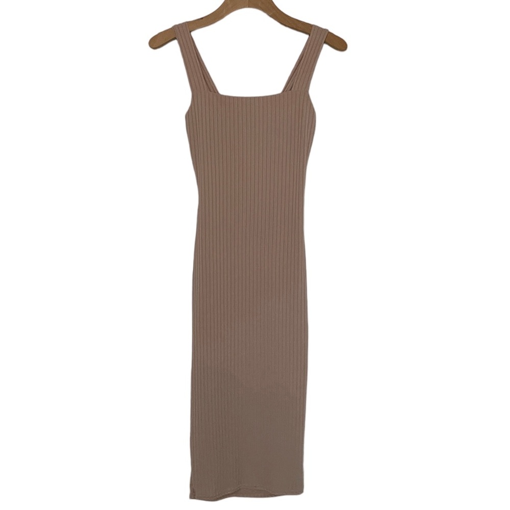 Pretty Little Thing Size 2, Color Nude (blush undertones) Knit Pencil Dress
